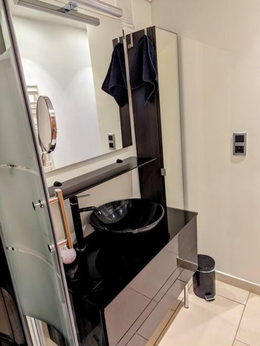 Appartement Superbe - Rue Privee *